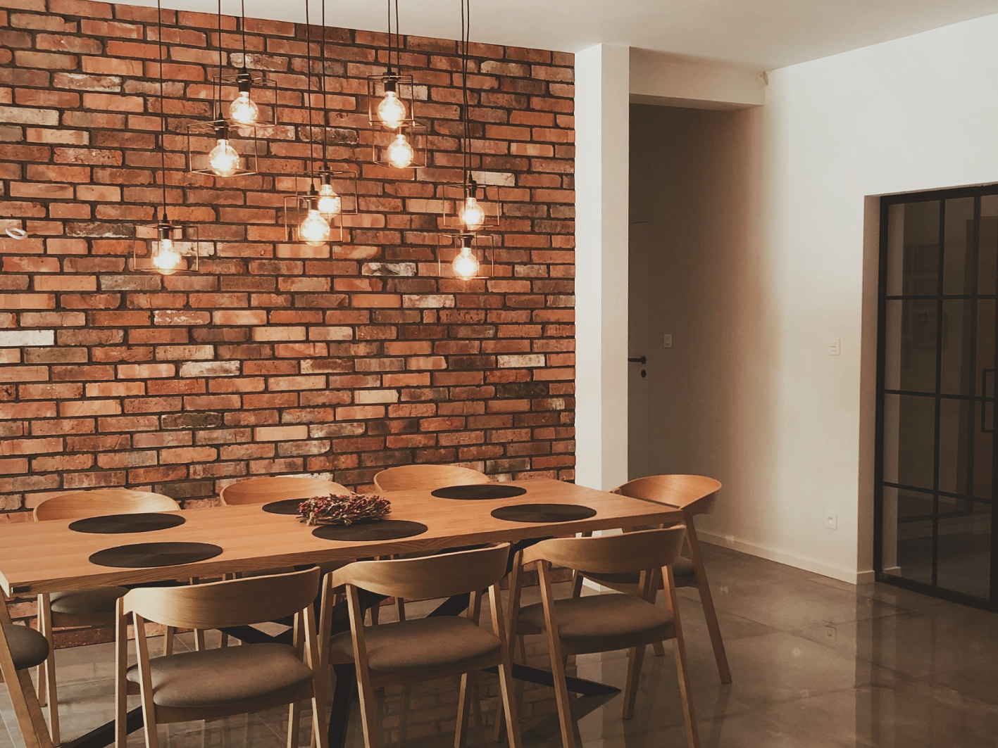 staryloft_cegła_kraków_loftmanufaktura_kuczara płytki cięte z cegły czerwone na ścianie loftowe wnętrze